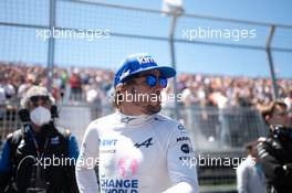 Fernando Alonso (ESP) Alpine F1 Team on the grid. 19.06.2022. Formula 1 World Championship, Rd 9, Canadian Grand Prix, Montreal, Canada, Race Day.