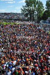 Circuit atmosphere - fans at the podium. 19.06.2022. Formula 1 World Championship, Rd 9, Canadian Grand Prix, Montreal, Canada, Race Day.