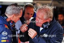 (L to R): Paul Monaghan (GBR) Red Bull Racing Chief Engineer with Jo Bauer (GER) FIA Delegate. 18.06.2022. Formula 1 World Championship, Rd 9, Canadian Grand Prix, Montreal, Canada, Qualifying Day.