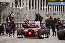 Max Verstappen (NLD) Red Bull Racing RB18 celebrates his pole position in qualifying parc ferme. 18.06.2022. Formula 1 World Championship, Rd 9, Canadian Grand Prix, Montreal, Canada, Qualifying Day.