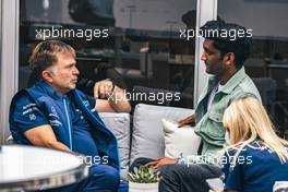 (L to R): Jost Capito (GER) Williams Racing Chief Executive Officer with Lawrence Barretto (GBR) Formula 1 Senior Writer Editor. 16.06.2022. Formula 1 World Championship, Rd 9, Canadian Grand Prix, Montreal, Canada, Preparation Day.