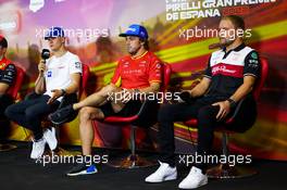 (L to R): Mick Schumacher (GER) Haas F1 Team; Fernando Alonso (ESP) Alpine F1 Team; and Valtteri Bottas (FIN) Alfa Romeo F1 Team, in the FIA Press Conference. 20.05.2022 Formula 1 World Championship, Rd 6, Spanish Grand Prix, Barcelona, Spain, Practice Day.