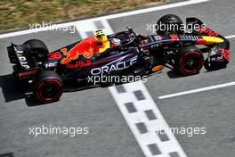 Juri Vips (EST) Red Bull Racing RB18 Test Driver. 20.05.2022 Formula 1 World Championship, Rd 6, Spanish Grand Prix, Barcelona, Spain, Practice Day.