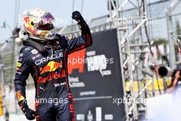 Race winner Max Verstappen (NLD) Red Bull Racing celebrates in parc ferme. 22.05.2022. Formula 1 World Championship, Rd 6, Spanish Grand Prix, Barcelona, Spain, Race Day.