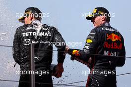 Max Verstappen (NLD), Red Bull Racing and George Russell (GBR), Mercedes AMG F1  22.05.2022. Formula 1 World Championship, Rd 6, Spanish Grand Prix, Barcelona, Spain, Race Day.