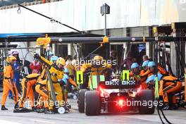 Lando Norris (GBR) McLaren MCL36 pit stop. 22.05.2022. Formula 1 World Championship, Rd 6, Spanish Grand Prix, Barcelona, Spain, Race Day.