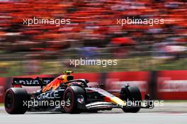 Sergio Perez (MEX) Red Bull Racing RB18. 22.05.2022. Formula 1 World Championship, Rd 6, Spanish Grand Prix, Barcelona, Spain, Race Day.