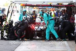 George Russell (GBR) Mercedes AMG F1 W13 pit stop. 22.05.2022. Formula 1 World Championship, Rd 6, Spanish Grand Prix, Barcelona, Spain, Race Day.