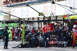 Alexander Albon (THA) Williams Racing FW44 pit stop. 22.05.2022. Formula 1 World Championship, Rd 6, Spanish Grand Prix, Barcelona, Spain, Race Day.