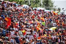 Circuit atmosphere - fans in the grandstand. 22.05.2022. Formula 1 World Championship, Rd 6, Spanish Grand Prix, Barcelona, Spain, Race Day.