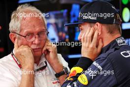 (L to R): Dr Helmut Marko (AUT) Red Bull Motorsport Consultant and Max Verstappen (NLD) Red Bull Racing. 21.05.2022. Formula 1 World Championship, Rd 6, Spanish Grand Prix, Barcelona, Spain, Qualifying Day.