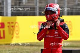 Pole sitter Charles Leclerc (MON) Ferrari in qualifying parc ferme. 21.05.2022. Formula 1 World Championship, Rd 6, Spanish Grand Prix, Barcelona, Spain, Qualifying Day.