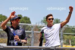 (L to R): Sergio Perez (MEX) Red Bull Racing and George Russell (GBR) Mercedes AMG F1 on the drivers parade. 22.05.2022. Formula 1 World Championship, Rd 6, Spanish Grand Prix, Barcelona, Spain, Race Day.