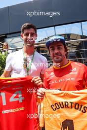 Thibault Courtois (BEL), Real Madrid goal keeper and Fernando Alonso (ESP), Alpine F1 Team  22.05.2022. Formula 1 World Championship, Rd 6, Spanish Grand Prix, Barcelona, Spain, Race Day.