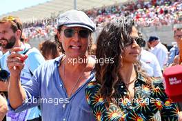 Matthew McConaughey (USA) Actor With his wife Camila Alves (BRA) On the grid. 24.07.2022. Formula 1 World Championship, Rd 12, French Grand Prix, Paul Ricard, France, Race Day.