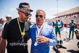 Jean Alesi (FRA) (Right) on the grid. 24.07.2022. Formula 1 World Championship, Rd 12, French Grand Prix, Paul Ricard, France, Race Day.
