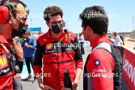 Mattia Binotto (ITA) Ferrari Team Principal with Carlos Sainz Jr (ESP) Ferrari F1-75 on the grid. 24.07.2022. Formula 1 World Championship, Rd 12, French Grand Prix, Paul Ricard, France, Race Day.