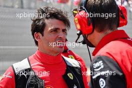 Carlos Sainz Jr (ESP) Ferrari On the grid. 24.07.2022. Formula 1 World Championship, Rd 12, French Grand Prix, Paul Ricard, France, Race Day.