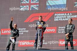 The podium (L to R): Lewis Hamilton (GBR) Mercedes AMG F1, second; Max Verstappen (NLD) Red Bull Racing, race winner; George Russell (GBR) Mercedes AMG F1, third. 24.07.2022. Formula 1 World Championship, Rd 12, French Grand Prix, Paul Ricard, France, Race Day.