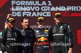 Lewis Hamilton (GBR), Mercedes AMG F1  Max Verstappen (NLD), Red Bull Racing and George Russell (GBR), Mercedes AMG F1  24.07.2022. Formula 1 World Championship, Rd 12, French Grand Prix, Paul Ricard, France, Race Day.