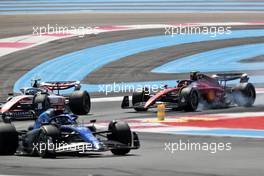 Carlos Sainz Jr (ESP) Ferrari F1-75 locks up under braking. 24.07.2022. Formula 1 World Championship, Rd 12, French Grand Prix, Paul Ricard, France, Race Day.