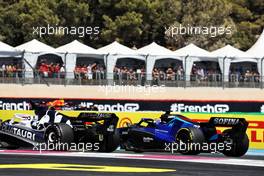 Alexander Albon (THA) Williams Racing FW44 at the start of the race. 24.07.2022. Formula 1 World Championship, Rd 12, French Grand Prix, Paul Ricard, France, Race Day.