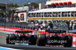 Max Verstappen (NLD) Red Bull Racing RB18 leads team mate Sergio Perez (MEX) Red Bull Racing RB18. 24.07.2022. Formula 1 World Championship, Rd 12, French Grand Prix, Paul Ricard, France, Race Day.
