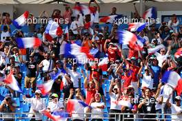 Circuit atmosphere - fans in the grandstand. 24.07.2022. Formula 1 World Championship, Rd 12, French Grand Prix, Paul Ricard, France, Race Day.