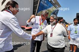 Gerard Neveu (FRA) CEO Le Mans Esport Series (Centre) and Muhammed Al Khalifa (BRN) Bahrain Circuit Chairman (Right). 24.07.2022. Formula 1 World Championship, Rd 12, French Grand Prix, Paul Ricard, France, Race Day.