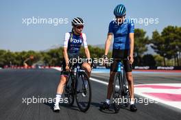 Evita Muzic (FRA), professionnel cycliste from Team FDG and Esteban Ocon (FRA), Alpine F1 Team  21.07.2022. Formula 1 World Championship, Rd 12, French Grand Prix, Paul Ricard, France, Preparation Day.
