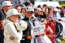 Circuit atmosphere - young fans. 01.07.2022. Formula 1 World Championship, Rd 10, British Grand Prix, Silverstone, England, Practice Day.