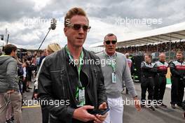 Damian Lewis (GBR) Actor on the grid. 03.07.2022. Formula 1 World Championship, Rd 10, British Grand Prix, Silverstone, England, Race Day.