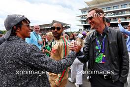 (L to R): Trent Alexander-Arnold (GBR) Football Player, on the grid with Sami Hyypia (FIN) Football Manager. 03.07.2022. Formula 1 World Championship, Rd 10, British Grand Prix, Silverstone, England, Race Day.