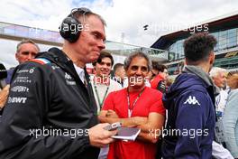 Ciaron Pilbeam (GBR) Alpine F1 Team Chief Race Engineer with Juan Pablo Montoya (COL) on the grid. 03.07.2022. Formula 1 World Championship, Rd 10, British Grand Prix, Silverstone, England, Race Day.