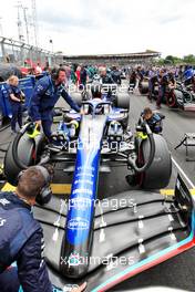 Alexander Albon (THA) Williams Racing FW44 on the grid. 03.07.2022. Formula 1 World Championship, Rd 10, British Grand Prix, Silverstone, England, Race Day.
