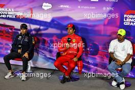 (L to R): Sergio Perez (MEX) Red Bull Racing; Carlos Sainz Jr (ESP) Ferrari; and Lewis Hamilton (GBR) Mercedes AMG F1, in the post race FIA Press Conference. 03.07.2022. Formula 1 World Championship, Rd 10, British Grand Prix, Silverstone, England, Race Day.