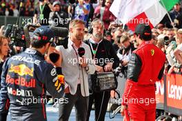 Jenson Button (GBR) Sky Sports F1 Presenter / Williams Racing Senior Advisor with race winner Carlos Sainz Jr (ESP) Ferrari in parc ferme. 03.07.2022. Formula 1 World Championship, Rd 10, British Grand Prix, Silverstone, England, Race Day.