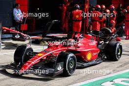 Charles Leclerc (MON) Ferrari F1-75 makes a pit stop. 03.07.2022. Formula 1 World Championship, Rd 10, British Grand Prix, Silverstone, England, Race Day.