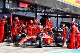 Carlos Sainz Jr (ESP) Ferrari F1-75 makes a pit stop. 03.07.2022. Formula 1 World Championship, Rd 10, British Grand Prix, Silverstone, England, Race Day.