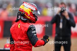Carlos Sainz Jr (ESP) Ferrari celebrates his pole position in qualifying parc ferme. 02.07.2022. Formula 1 World Championship, Rd 10, British Grand Prix, Silverstone, England, Qualifying Day.