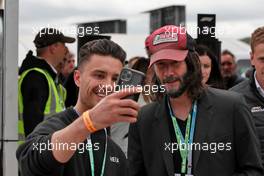 Keanu Reeves (USA) Actor (Right). 02.07.2022. Formula 1 World Championship, Rd 10, British Grand Prix, Silverstone, England, Qualifying Day.