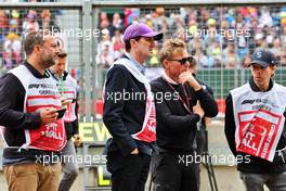 (L to R): Joseph Kosinski (USA) Filmmaker with Jonathan Nichols (GBR) FOM. 02.07.2022. Formula 1 World Championship, Rd 10, British Grand Prix, Silverstone, England, Qualifying Day.