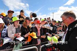 Otmar Szafnauer (USA) Alpine F1 Team, Team Principal with fans. 03.07.2022. Formula 1 World Championship, Rd 10, British Grand Prix, Silverstone, England, Race Day.