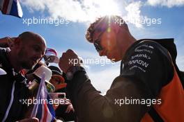 Lando Norris (GBR) McLaren with fans. 03.07.2022. Formula 1 World Championship, Rd 10, British Grand Prix, Silverstone, England, Race Day.