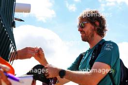 Sebastian Vettel (GER) Aston Martin F1 Team with fans. 03.07.2022. Formula 1 World Championship, Rd 10, British Grand Prix, Silverstone, England, Race Day.