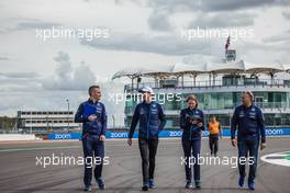 Nicholas Latifi (CDN) Williams Racing walks the circuit with the team. 30.06.2022. Formula 1 World Championship, Rd 10, British Grand Prix, Silverstone, England, Preparation Day.