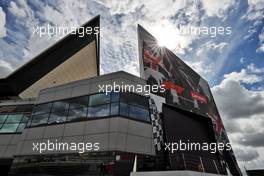 Circuit atmosphere - Wing building. 30.06.2022. Formula 1 World Championship, Rd 10, British Grand Prix, Silverstone, England, Preparation Day.