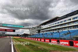Circuit atmosphere - start / finish straight - Hilton hotel. 30.06.2022. Formula 1 World Championship, Rd 10, British Grand Prix, Silverstone, England, Preparation Day.