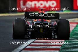 Max Verstappen (NLD) Red Bull Racing RB18 sends sparks flying. 29.07.2022. Formula 1 World Championship, Rd 13, Hungarian Grand Prix, Budapest, Hungary, Practice Day.