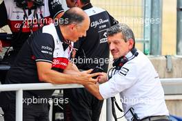(L to R): Frederic Vasseur (FRA) Alfa Romeo F1 Team Team Principal with Guenther Steiner (ITA) Haas F1 Team Prinicipal. 29.07.2022. Formula 1 World Championship, Rd 13, Hungarian Grand Prix, Budapest, Hungary, Practice Day.